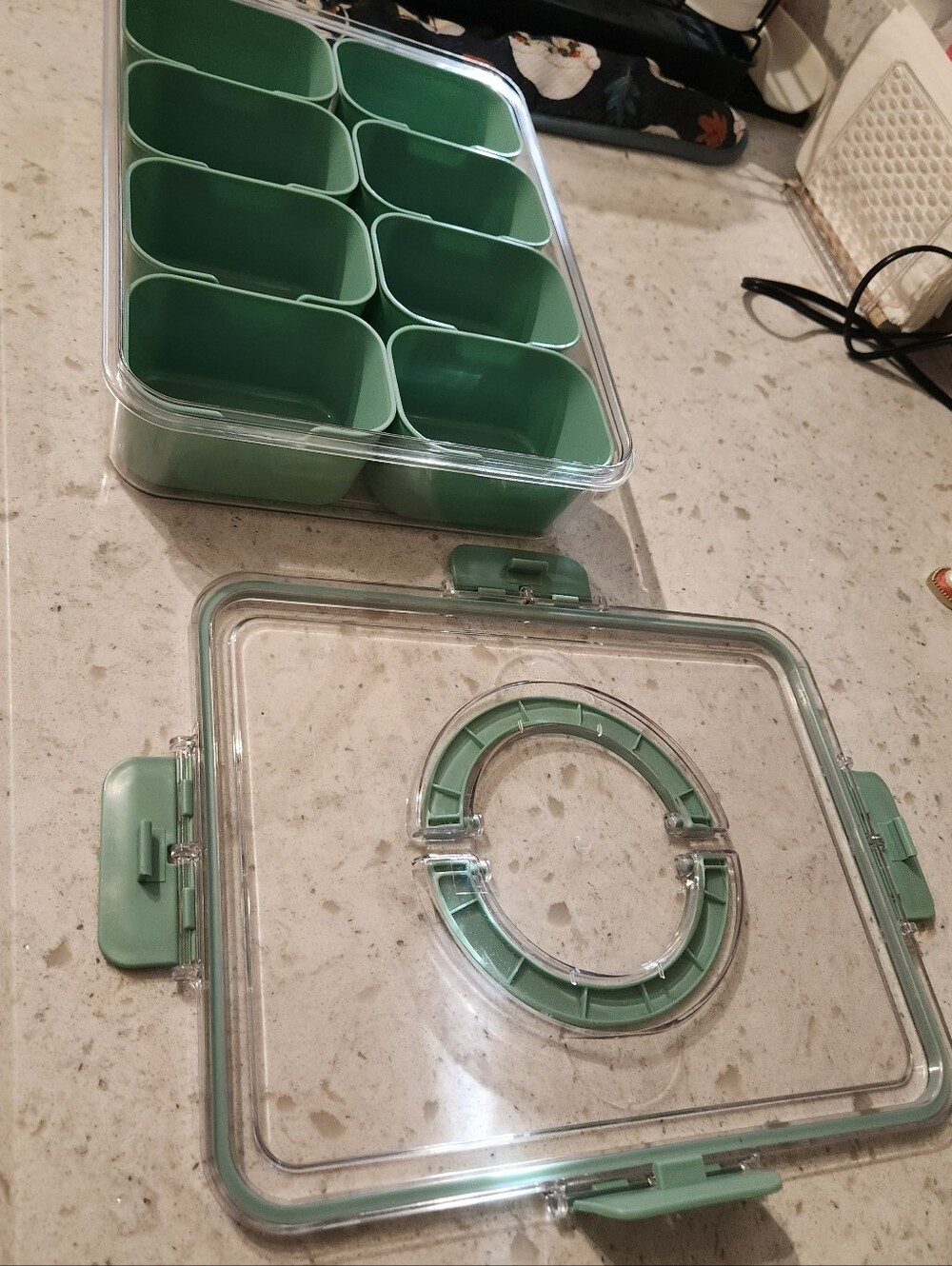 Multi-Compartment Plastic Storage Box - Picture 4 of 6